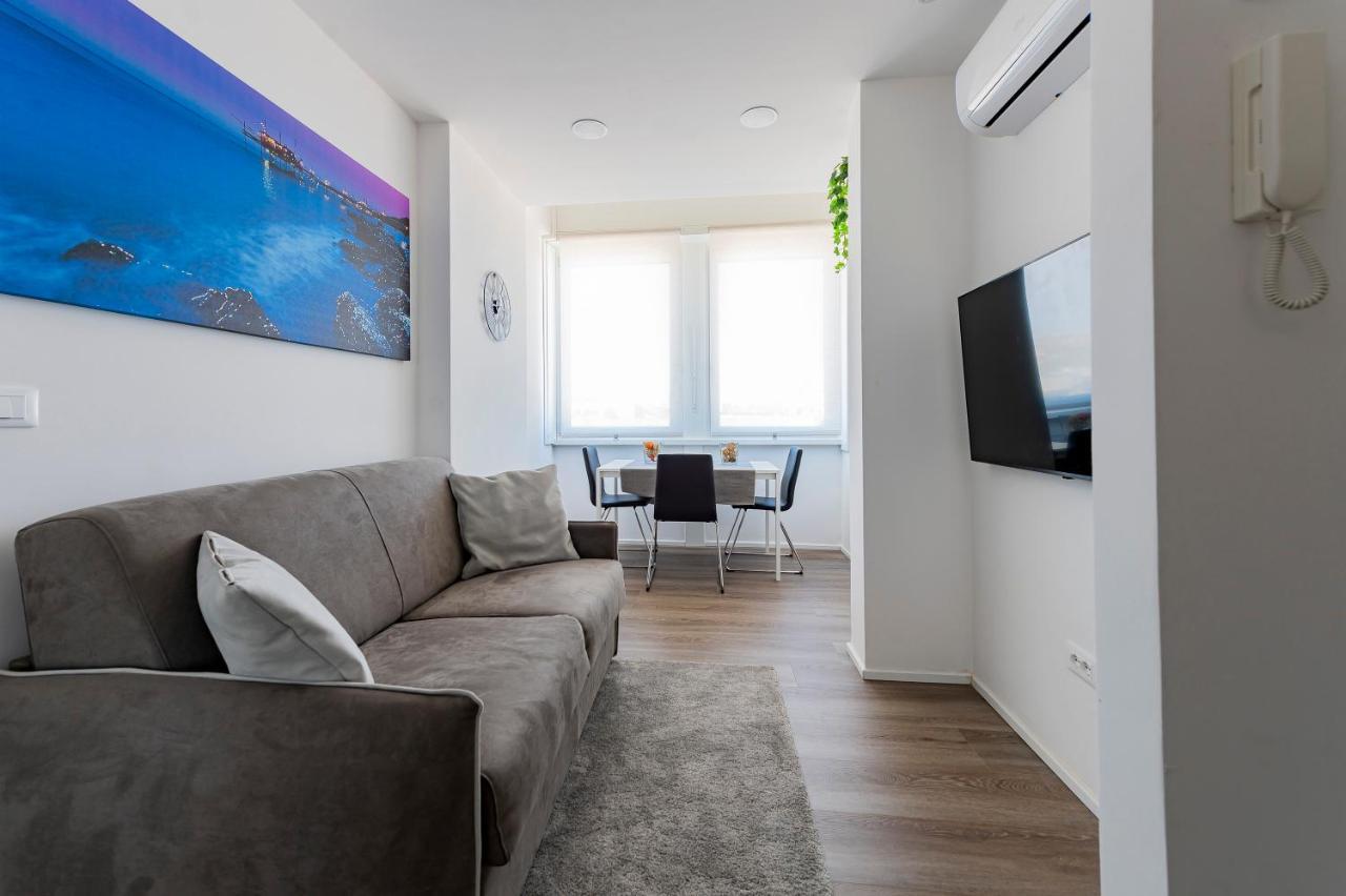Piazza Salotto & Stazione Comfy Apartment Pescara Buitenkant foto