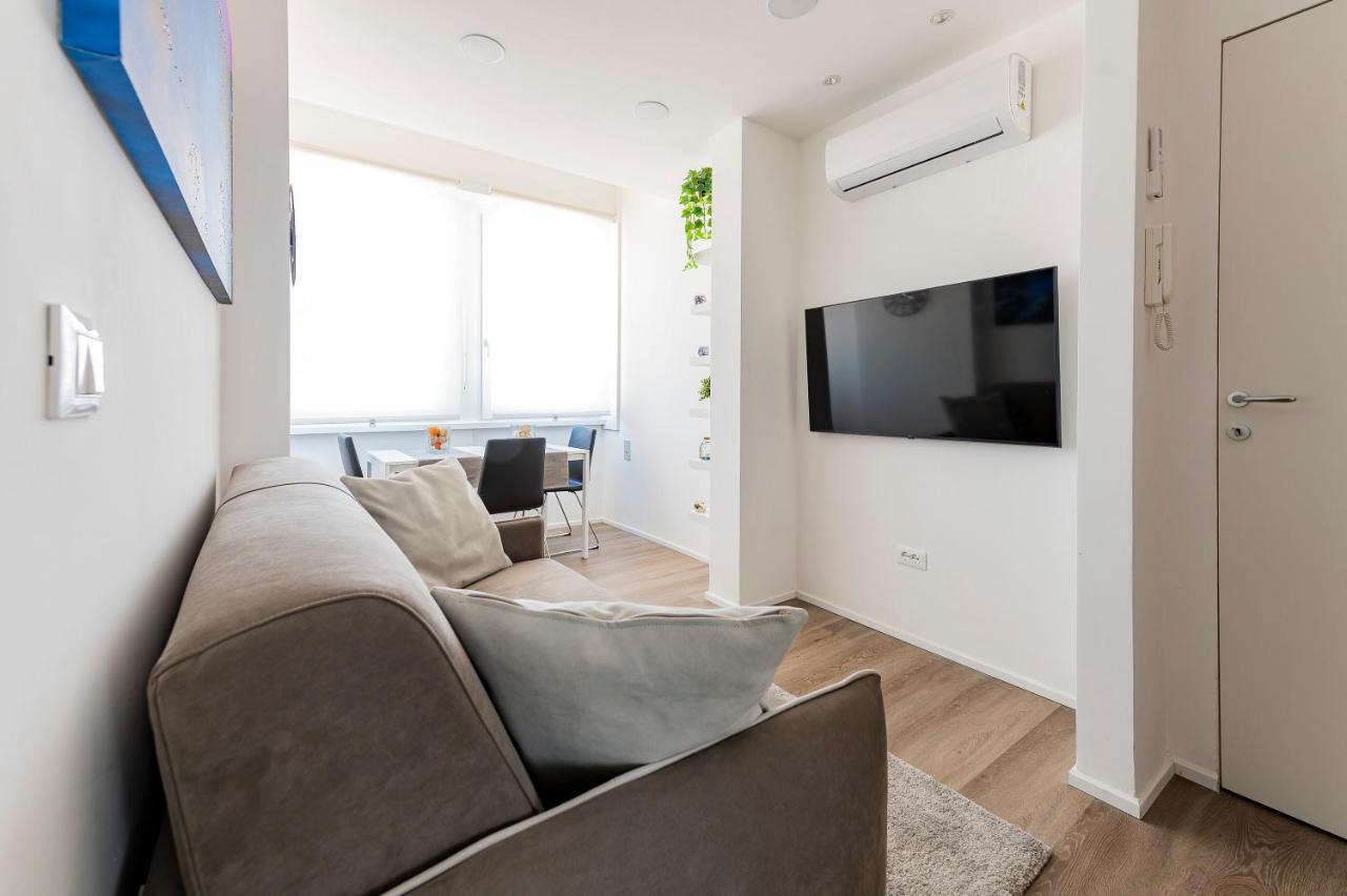 Piazza Salotto & Stazione Comfy Apartment Pescara Buitenkant foto